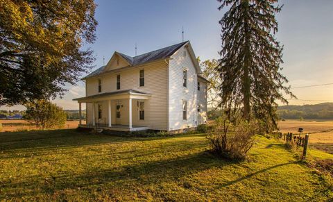 Photo of 1905 Sugar Grove Road SE, Lancaster, OH 43130 (MLS # 225037592)