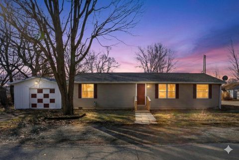 Photo of 215 Barton Street, Ashley, OH 43003 (MLS # 226006670)