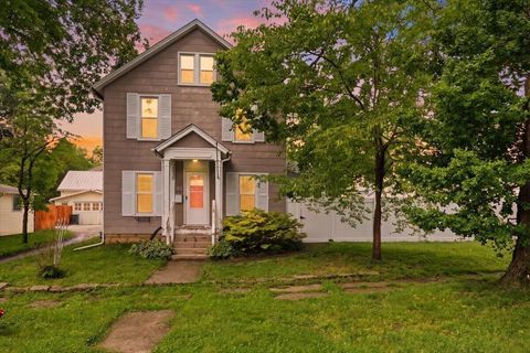 Photo of 113 E Curtis Street, Mount Vernon, OH 43050 (MLS # 226018420)