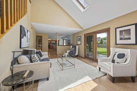 Tiny photo for 1219 Leicester Place, Columbus, OH 43235 (MLS # 226024926)