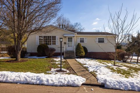 Photo of 44 Strathmore Boulevard, Athens, OH 45701 (MLS # 226004289)