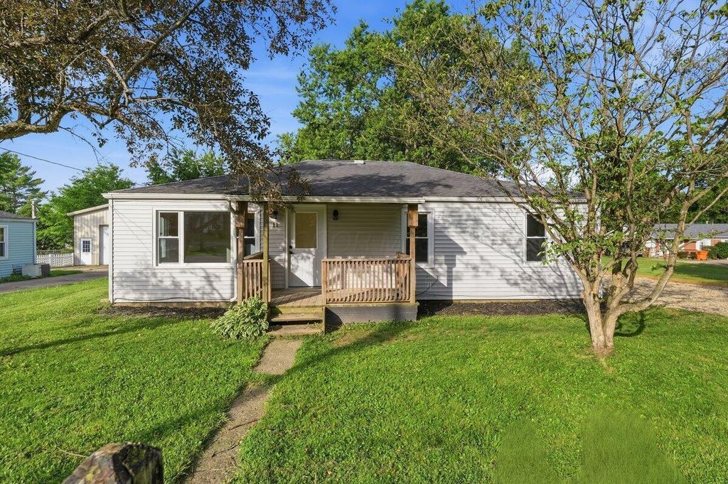 Photo of 11 Oak Drive, Mount Vernon, OH 43050 (MLS # 226023055)