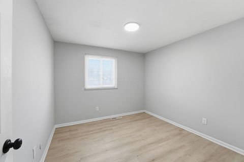 Tiny photo for 577 Barcher Road, Columbus, OH 43207 (MLS # 226000164)