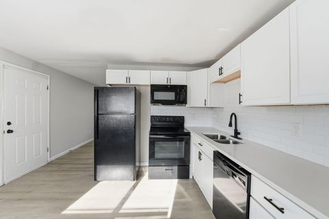 Tiny photo for 577 Barcher Road, Columbus, OH 43207 (MLS # 226000164)