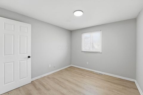 Tiny photo for 577 Barcher Road, Columbus, OH 43207 (MLS # 226000164)