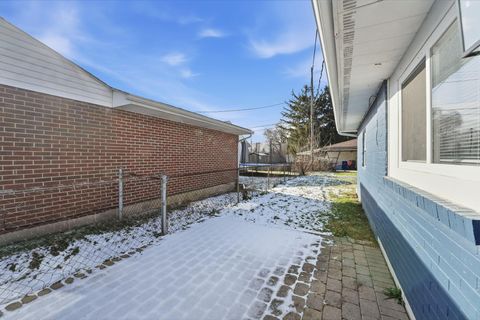 Tiny photo for 577 Barcher Road, Columbus, OH 43207 (MLS # 226000164)