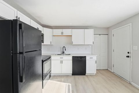 Tiny photo for 577 Barcher Road, Columbus, OH 43207 (MLS # 226000164)