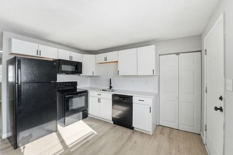 Tiny photo for 577 Barcher Road, Columbus, OH 43207 (MLS # 226000164)