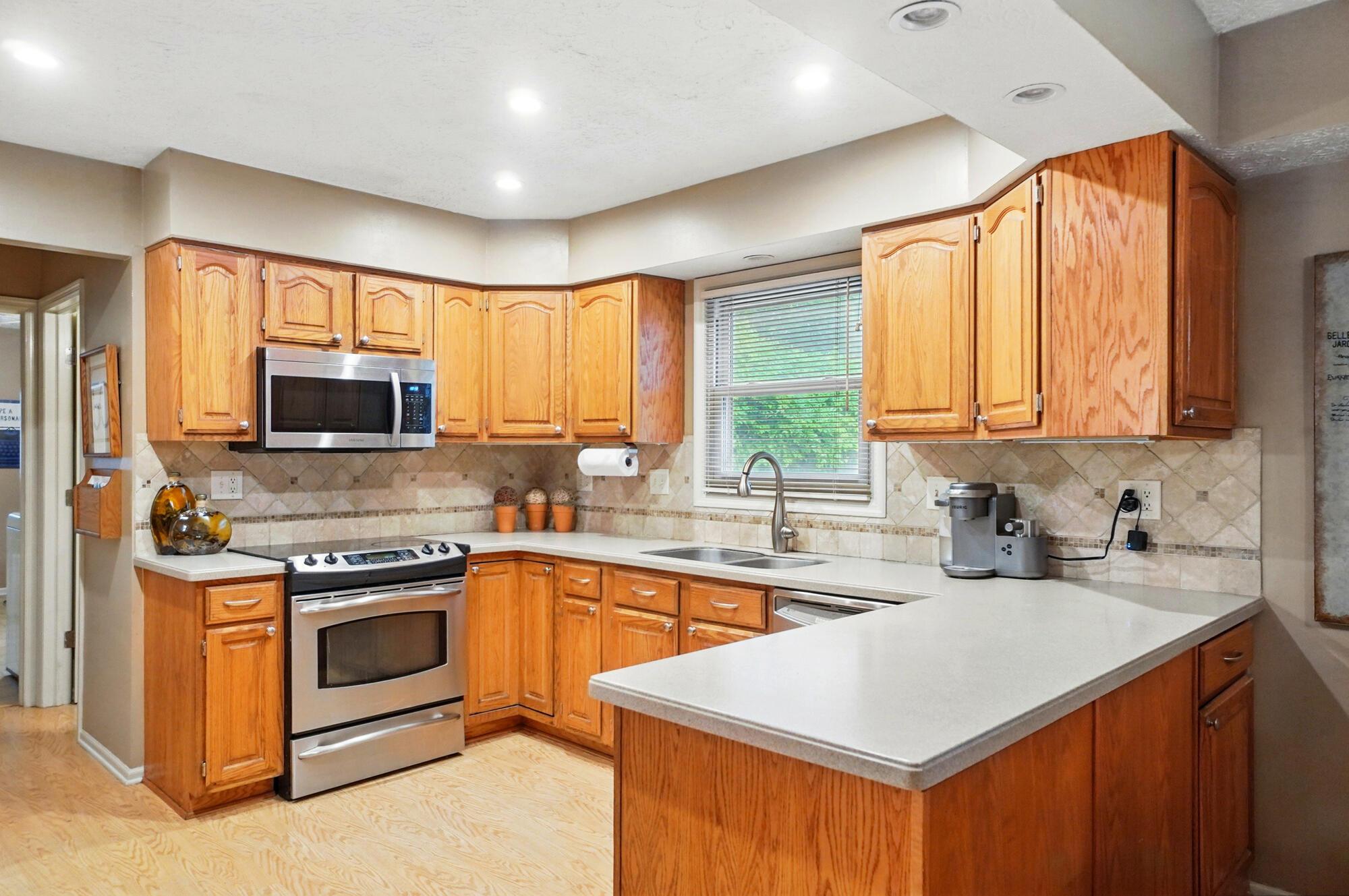 2517 Slateshire Drive, Dublin, Ohio image 12