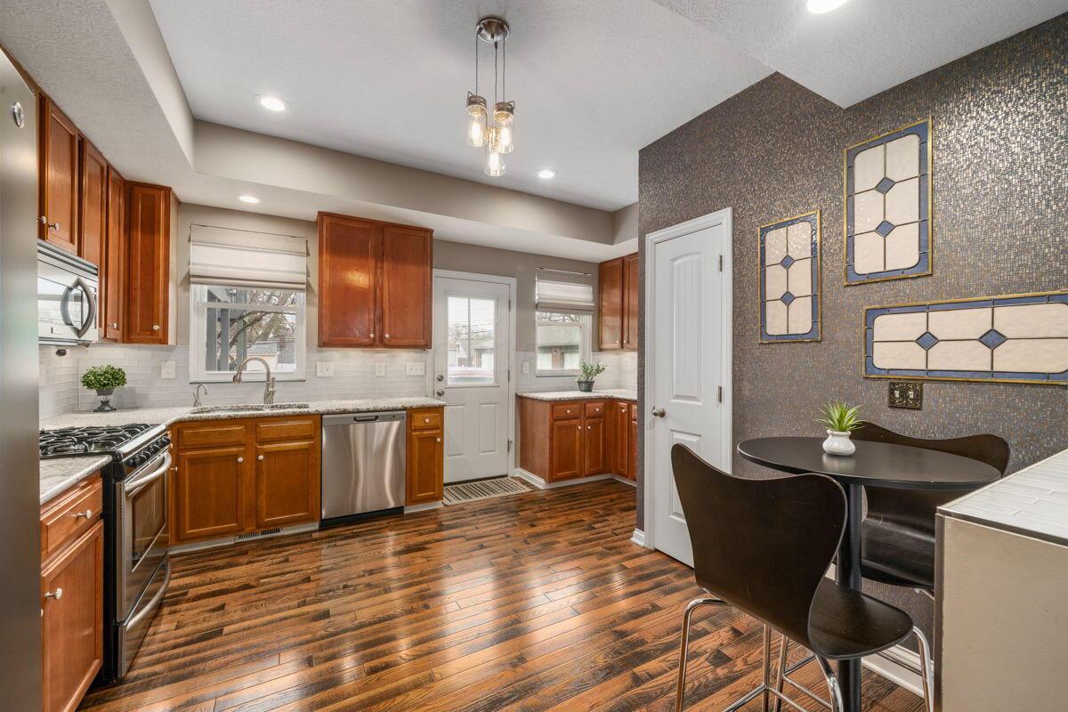 789 Northwest Boulevard G