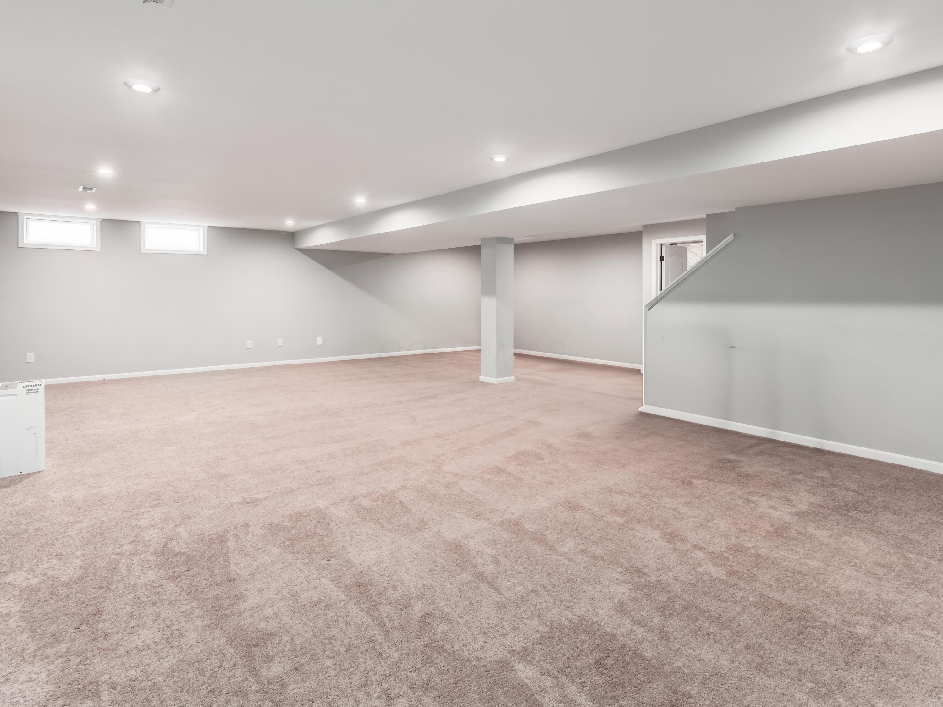 2570 Russell Woods Drive, Delaware, Ohio image 28