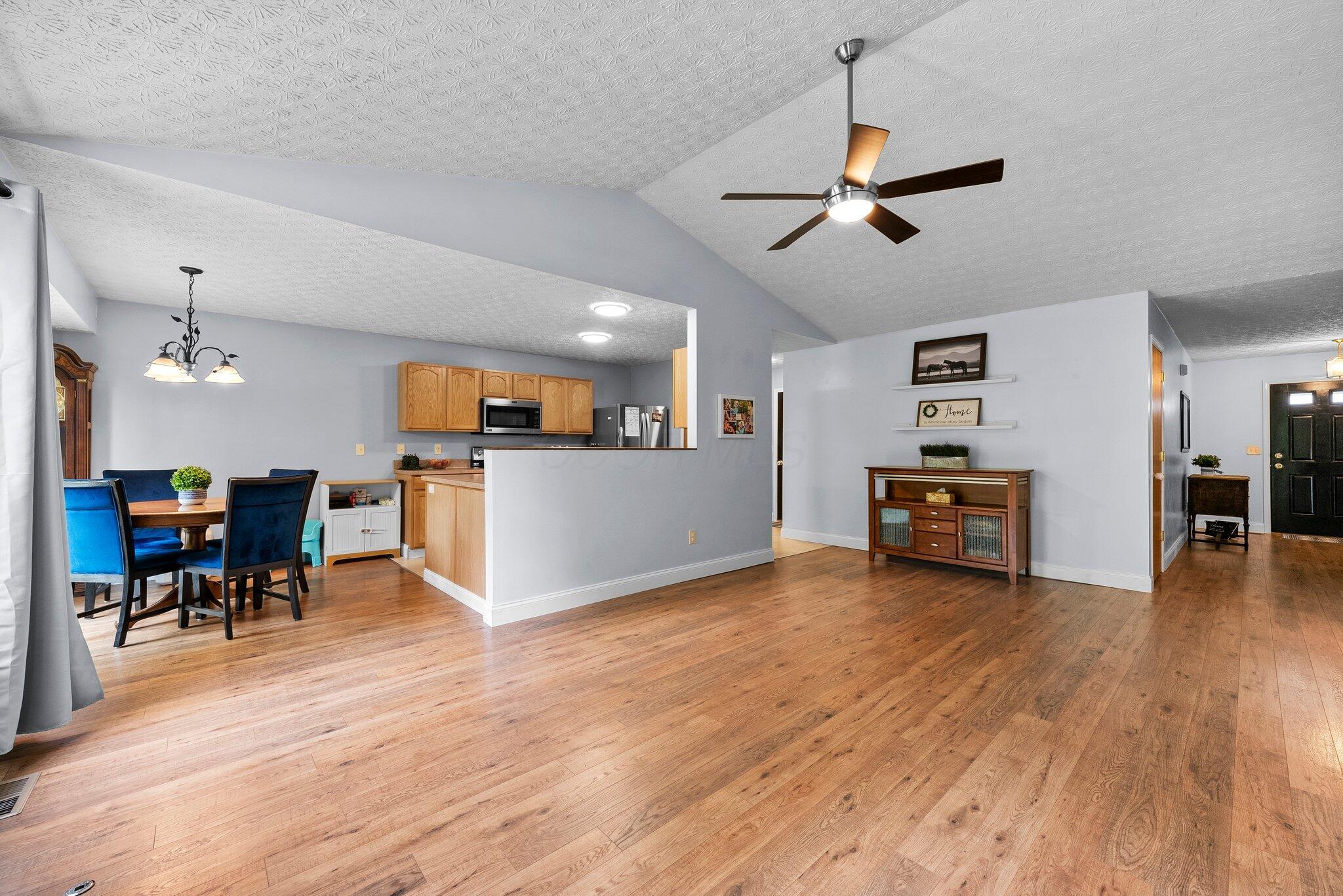 1883 Bay Port Drive, Grove City, Ohio image 6
