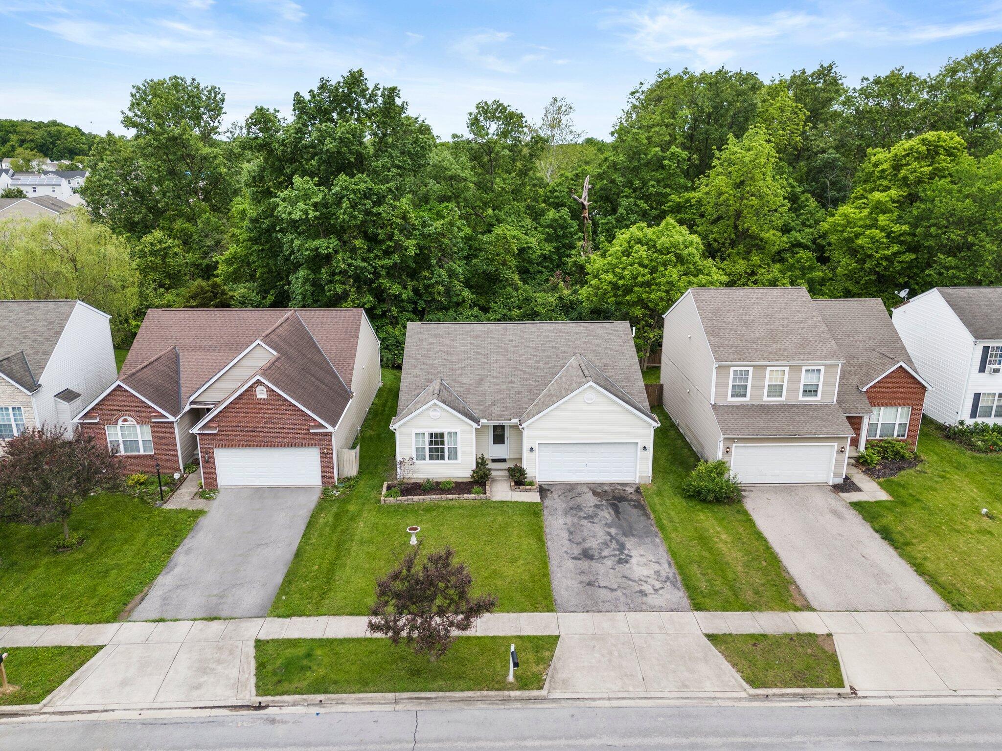 1883 Bay Port Drive, Grove City, Ohio image 27