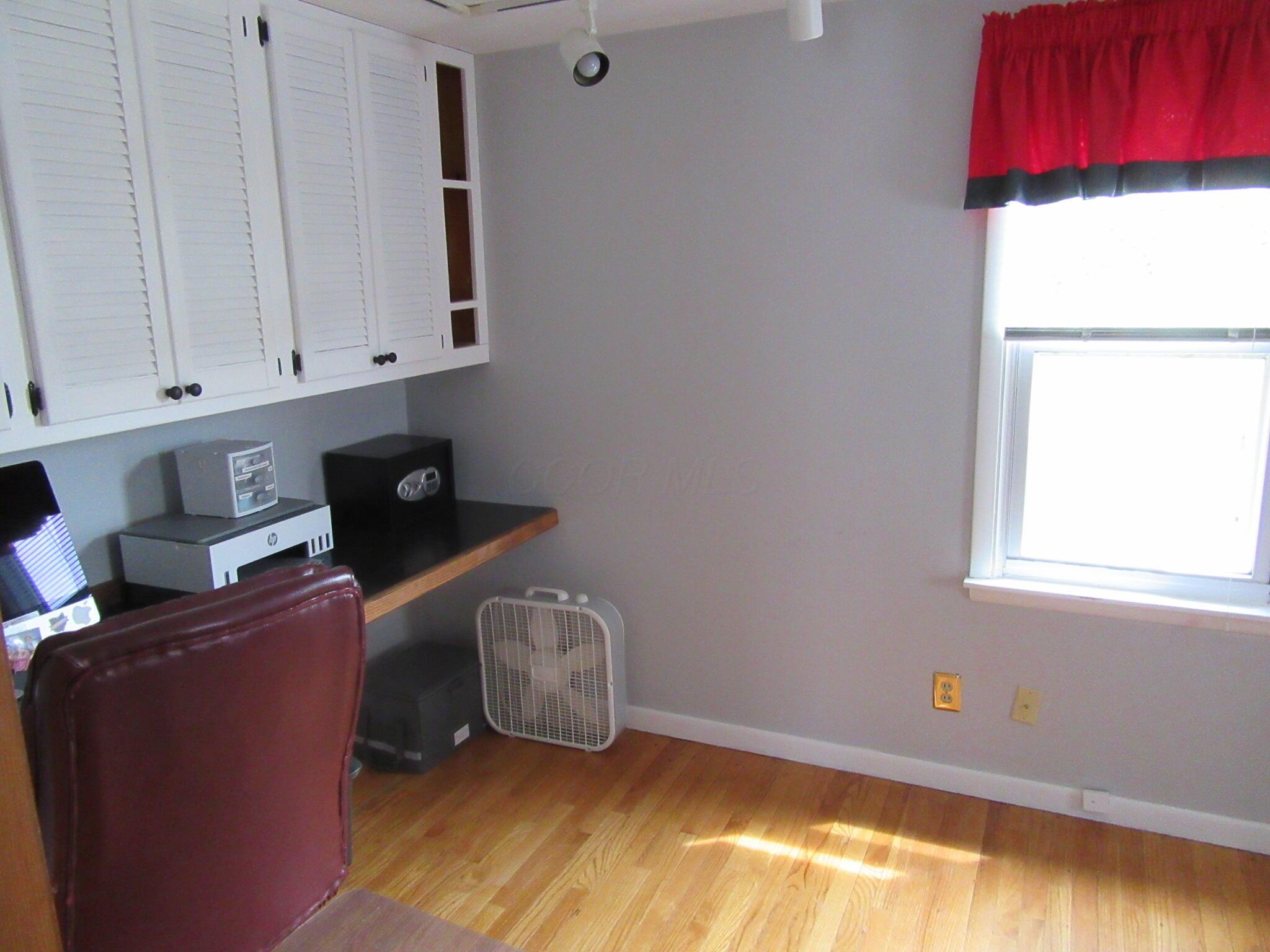 302 W Hubert Avenue, Lancaster, Ohio image 48
