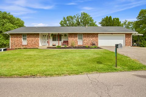 Photo of 2815 Boggs Road, Zanesville, OH 43701 (MLS # 226018383)