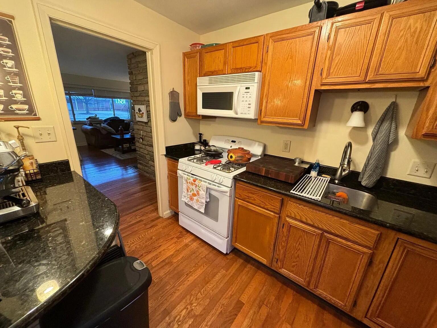 Columbus, Ohio 43221, United States, 3 Bedrooms Bedrooms, ,1 BathroomBathrooms,Residential,Active,205072