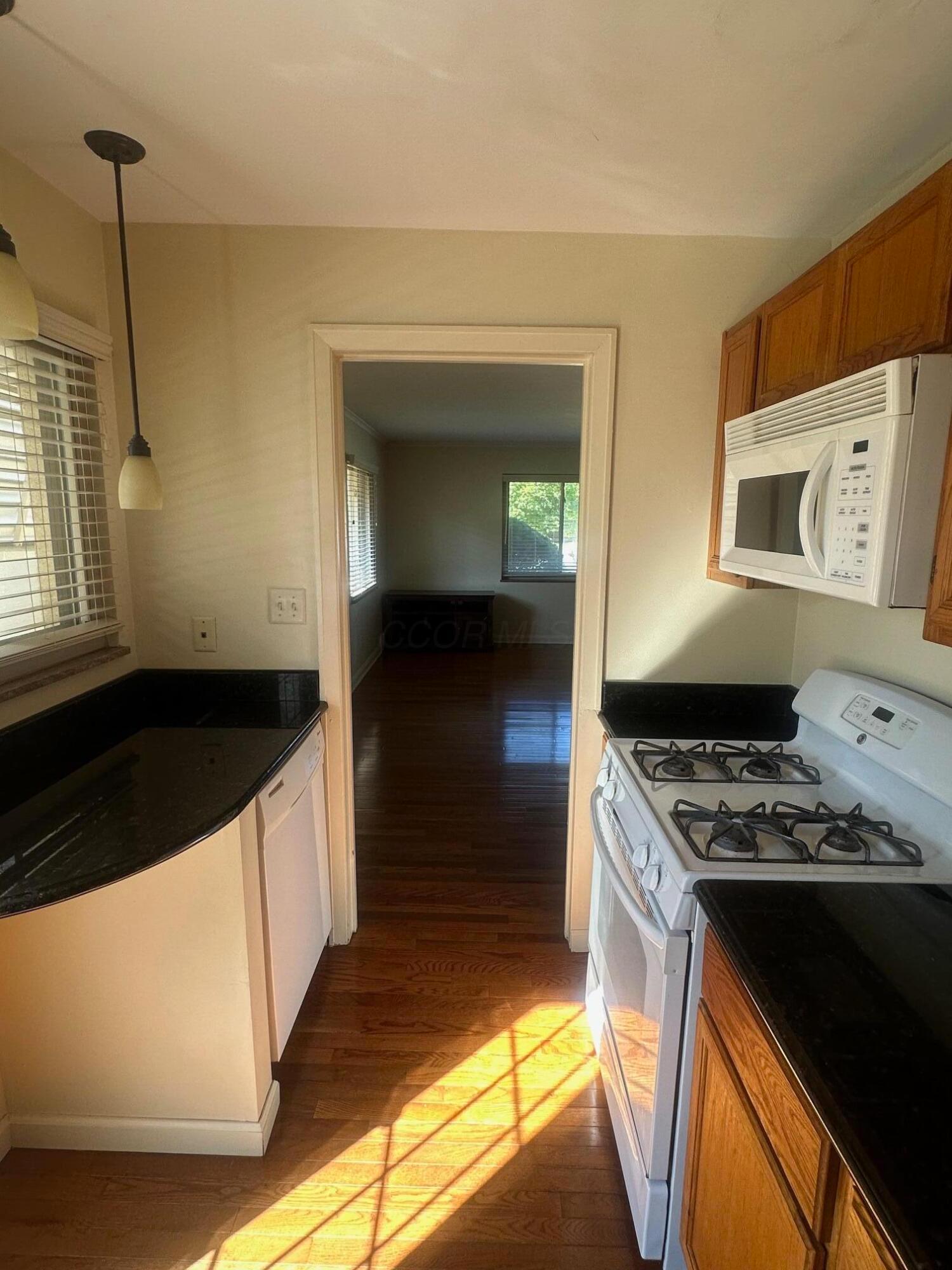 Columbus, Ohio 43221, United States, 3 Bedrooms Bedrooms, ,1 BathroomBathrooms,Residential,Active,205072