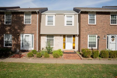 Photo of 494 Pamlico Street T6 #T6, Columbus, OH 43228 (MLS # 225039848)