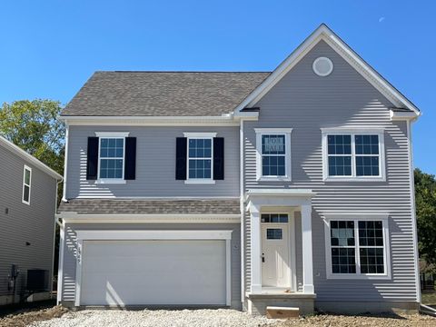 Photo of 1569 Crosley Lane, Columbus, OH 43228 (MLS # 225030608)