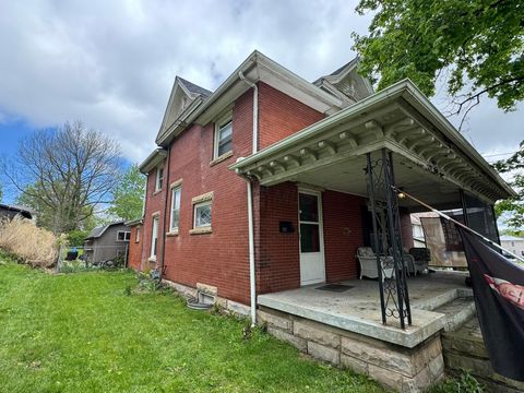 Homes For Sale - 213 Coshocton Avenue<br/> Knox County, Mount Vernon, OH 43050