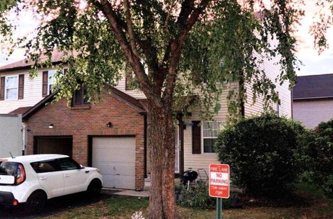 Photo of 4837 Duke Philip Drive 39B #39B, Hilliard, OH 43026 (MLS # 226018676)