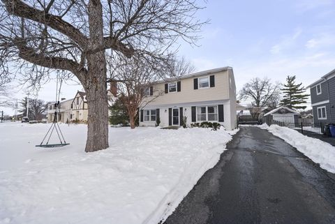 Tiny photo for 2748 Tremont Road, Columbus, OH 43221 (MLS # 226003253)