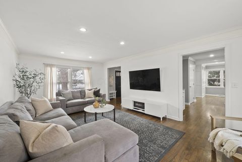 Tiny photo for 2748 Tremont Road, Columbus, OH 43221 (MLS # 226003253)