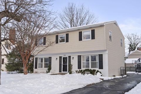 Tiny photo for 2748 Tremont Road, Columbus, OH 43221 (MLS # 226003253)