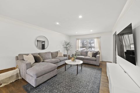 Tiny photo for 2748 Tremont Road, Columbus, OH 43221 (MLS # 226003253)