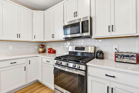 Tiny photo for 33 Erin Hills Road, Commercial Point, OH 43116 (MLS # 226000455)