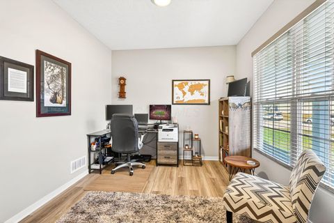 Tiny photo for 33 Erin Hills Road, Commercial Point, OH 43116 (MLS # 226000455)