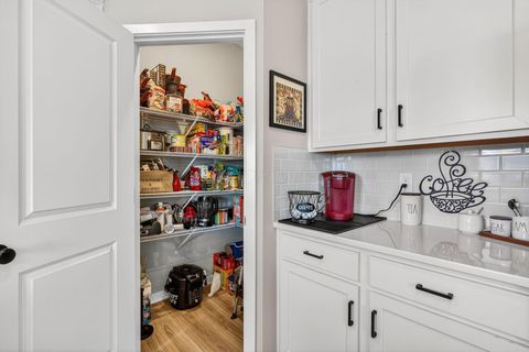 Tiny photo for 33 Erin Hills Road, Commercial Point, OH 43116 (MLS # 226000455)