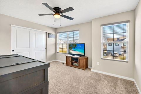 Tiny photo for 33 Erin Hills Road, Commercial Point, OH 43116 (MLS # 226000455)