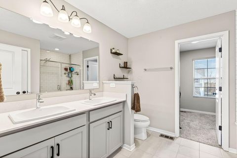 Tiny photo for 33 Erin Hills Road, Commercial Point, OH 43116 (MLS # 226000455)