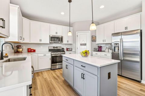 Tiny photo for 33 Erin Hills Road, Commercial Point, OH 43116 (MLS # 226000455)