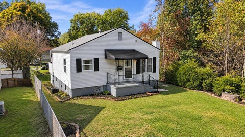 Photo of 1031 N Pierce Avenue, Lancaster, OH 43130 (MLS # 226039170)