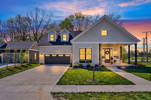 Photo of 36 N Clinton Street, Canal Winchester, OH 43110 (MLS # 226011394)