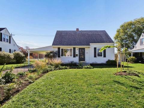 Tiny photo for 747 Wainwright Drive, Columbus, OH 43224 (MLS # 226039868)
