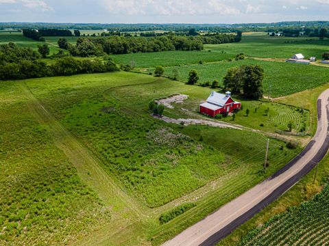 Photo of 2800 Weaver Road, Mount Vernon, OH 43050 (MLS # 225024953) Photo of 2800 Weaver Road, Mount Vernon, OH 43050 (MLS # 225024953)