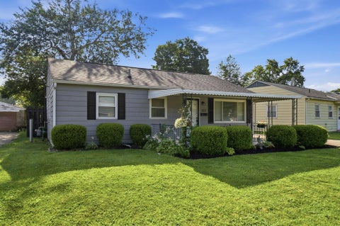 Photo of 262 Saint Christopher Lane, Columbus, OH 43213 (MLS # 226024417)