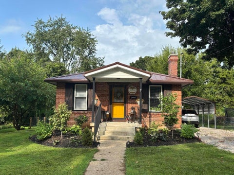 Photo of 406 Trenton Street, Hillsboro, OH 45133 (MLS # 226039554)