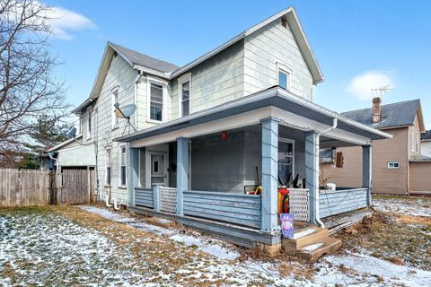 Photo of 1682 Edwards Avenue, Springfield, OH 45503 (MLS # 226001947)