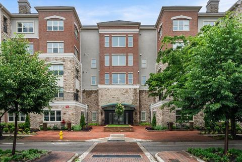 Photo of 3175 Tremont Road 409 #409, Columbus, OH 43221 (MLS # 226018597)