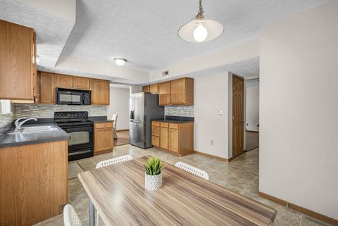 Tiny photo for 2147 Exemplar Court, Grove City, OH 43123 (MLS # 226003269)