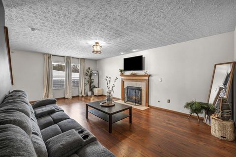 Tiny photo for 2147 Exemplar Court, Grove City, OH 43123 (MLS # 226003269)