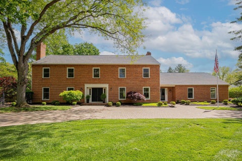 Photo of 2505 Slate Run Road, Columbus, OH 43220 (MLS # 226023417)