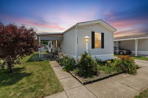 Photo of 1948 Big Run Bluff Boulevard, Grove City, OH 43123 (MLS # 225024471)