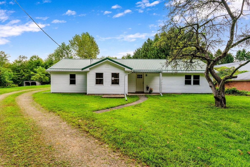 Photo of 10819 Tucker Road, Mount Vernon, OH 43050 (MLS # 226014531)