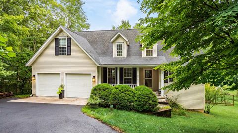 Photo of 275 Bridle Path Lane, Granville, OH 43023 (MLS # 225028398)