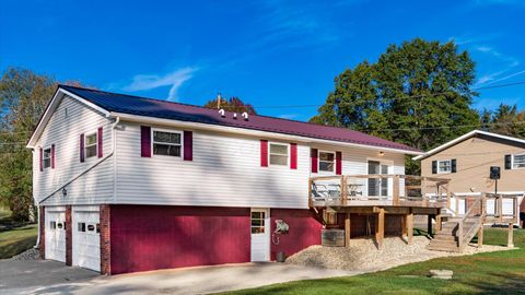 Photo of 440 Stardust Circle, Zanesville, OH 43701 (MLS # 225039721)